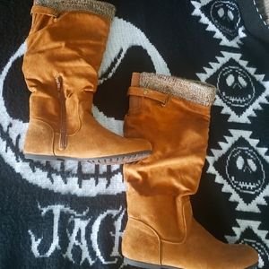 Boots size 10